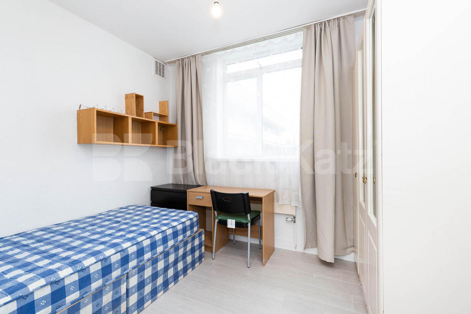 3 double bedroom apartment with balcony and inclusive of heating and hot water Collier Street, Angel / Kings Cross